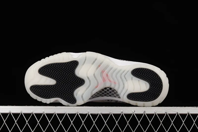 All categories Air Jordan Jordan series basketball shoes Air Jordan 11 F version Air Jordan 11 Low SE "Snakeskin" AJ11 Joe 11 white snake pattern first layer genuine carbon CD6846-002